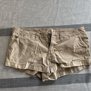 Khaki Hollister shorts